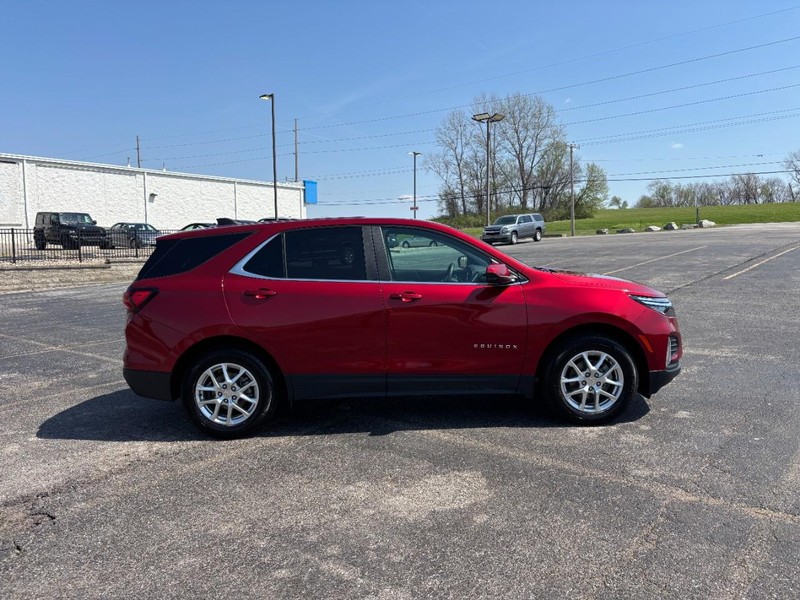 Chevrolet Equinox Vehicle Full-screen Gallery Image 6