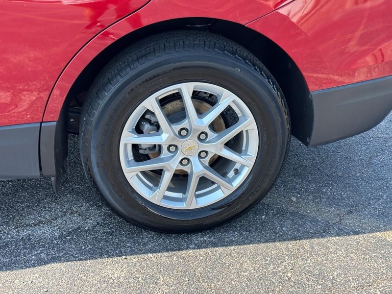 Chevrolet Equinox Vehicle Full-screen Gallery Image 9
