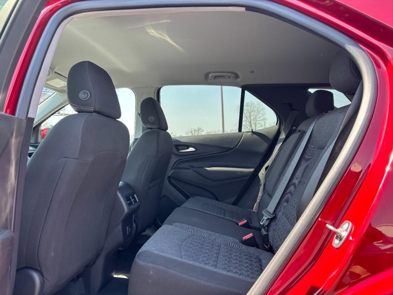 Chevrolet Equinox Vehicle Full-screen Gallery Image 10