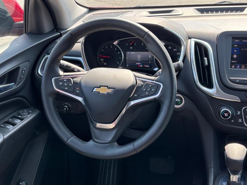 Chevrolet Equinox Vehicle Full-screen Gallery Image 12
