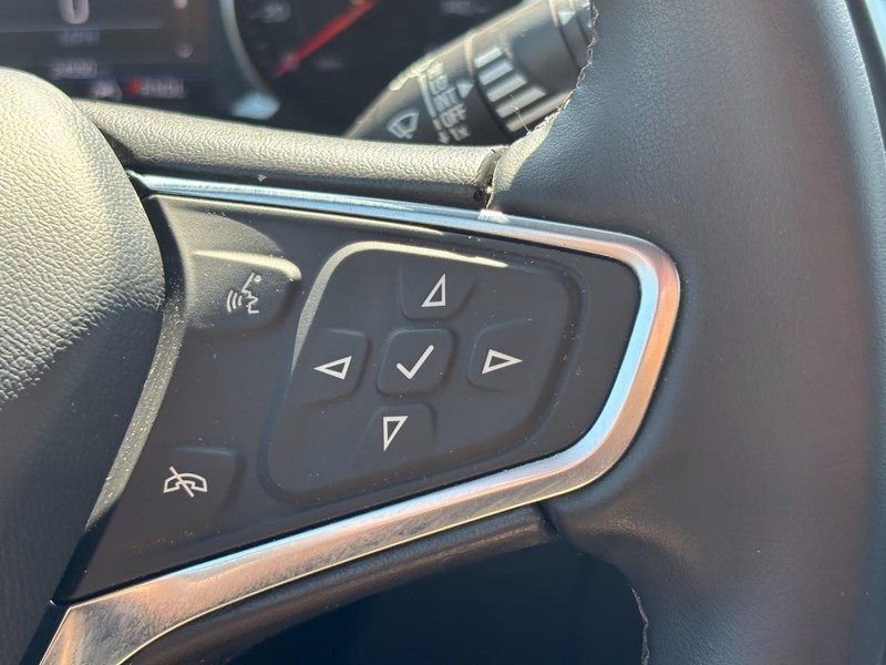 Chevrolet Equinox Vehicle Full-screen Gallery Image 18