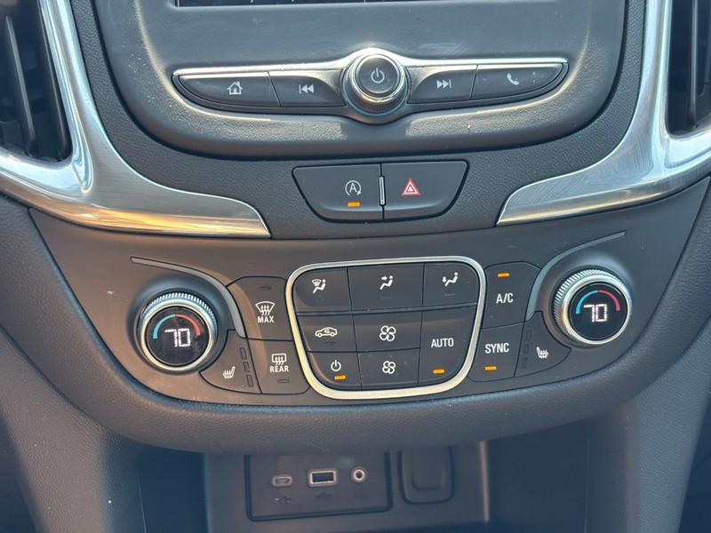 Chevrolet Equinox Vehicle Full-screen Gallery Image 22