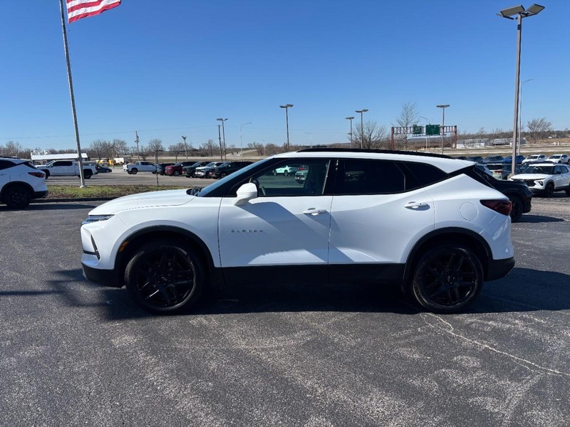 Chevrolet Blazer Vehicle Full-screen Gallery Image 02