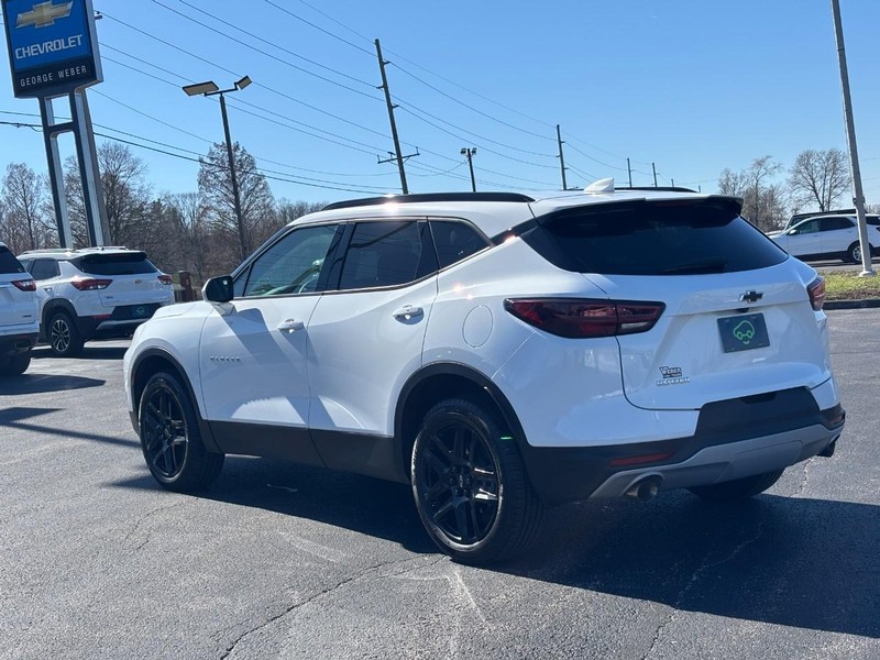 Chevrolet Blazer Vehicle Full-screen Gallery Image 03