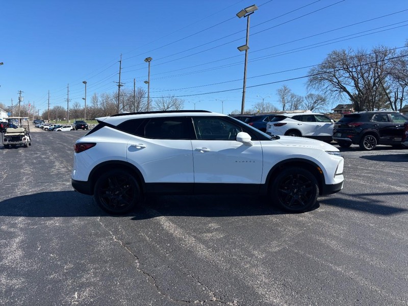 Chevrolet Blazer Vehicle Full-screen Gallery Image 06