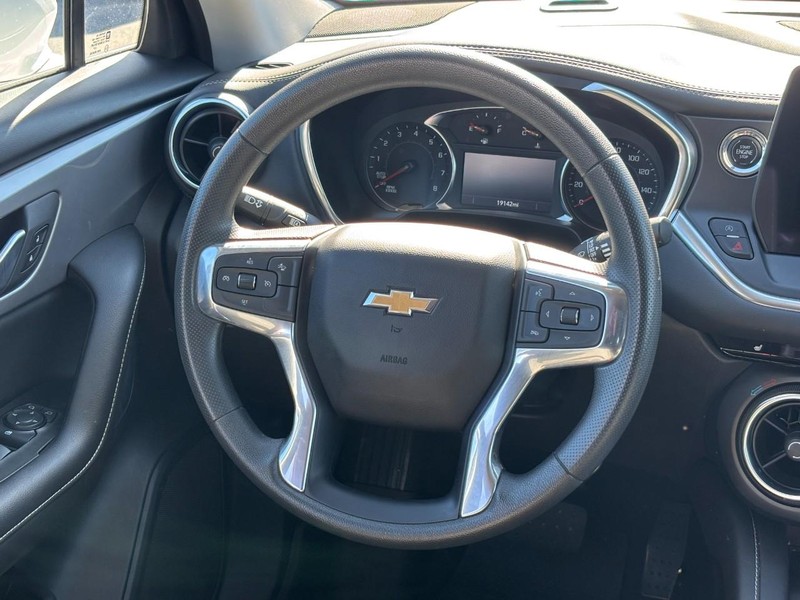 Chevrolet Blazer Vehicle Full-screen Gallery Image 12