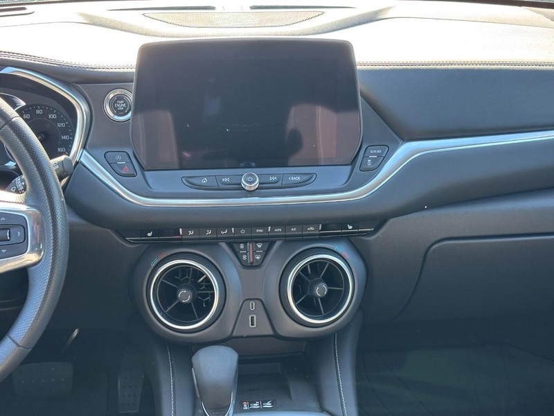 Chevrolet Blazer Vehicle Full-screen Gallery Image 13