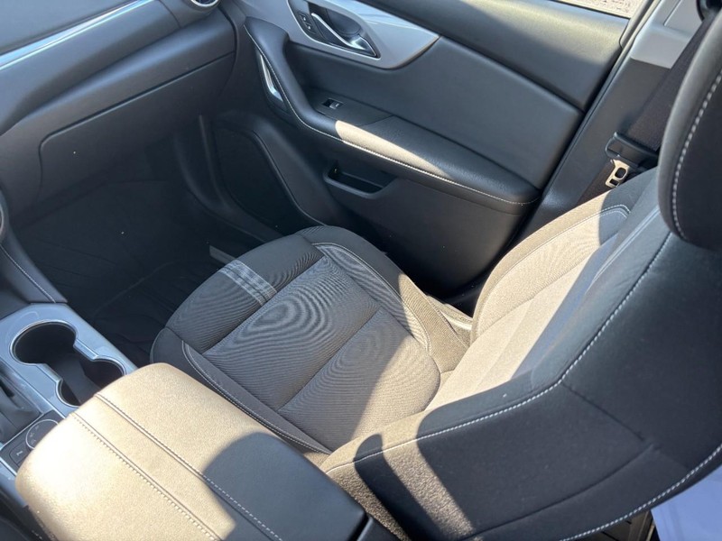 Chevrolet Blazer Vehicle Full-screen Gallery Image 14