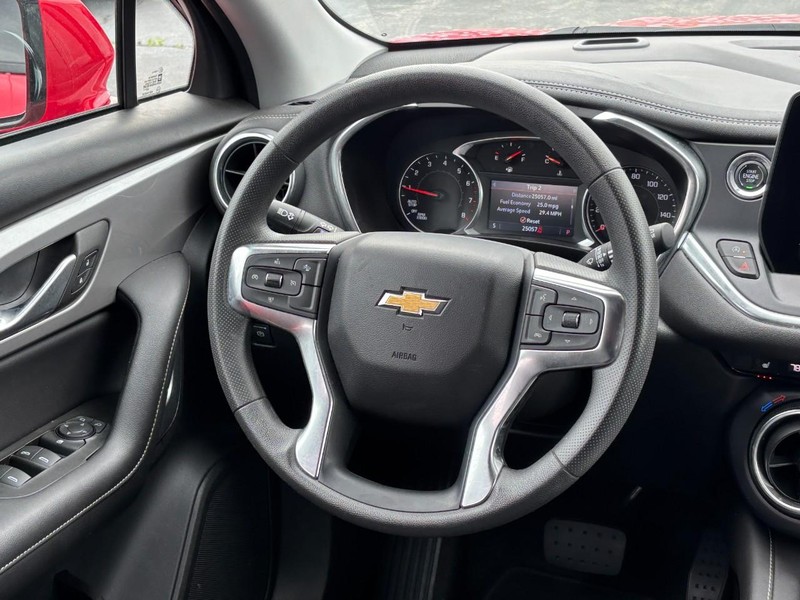 Chevrolet Blazer Vehicle Full-screen Gallery Image 12