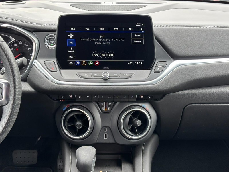 Chevrolet Blazer Vehicle Full-screen Gallery Image 13