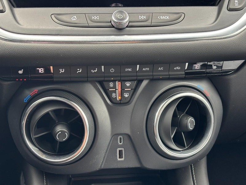 Chevrolet Blazer Vehicle Full-screen Gallery Image 22