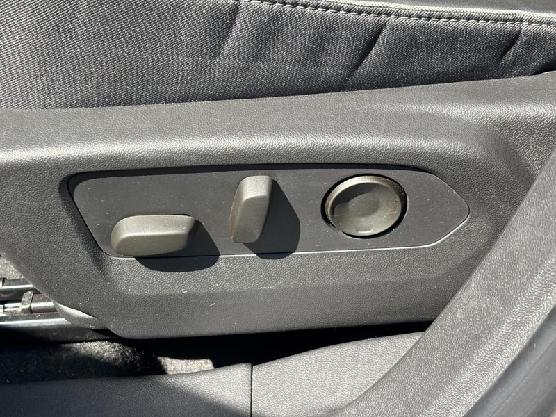 Buick Envision Vehicle Full-screen Gallery Image 15