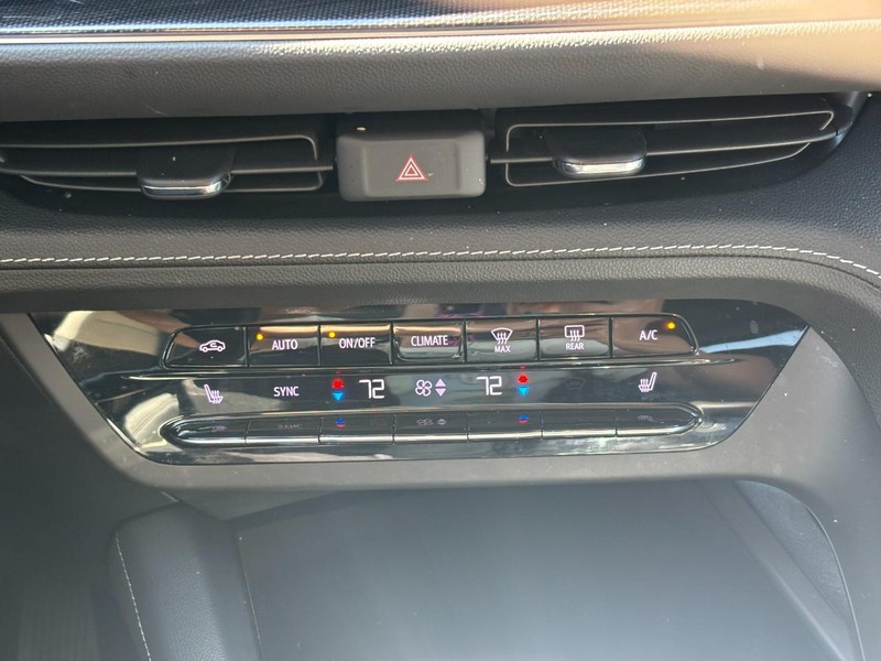 Buick Envision Vehicle Full-screen Gallery Image 22