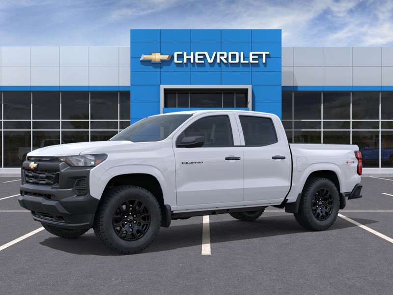 Chevrolet Colorado Vehicle Full-screen Gallery Image 2