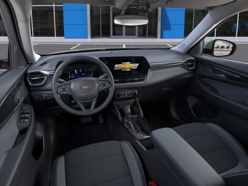 Chevrolet Trailblazer Vehicle Full-screen Gallery Image 15