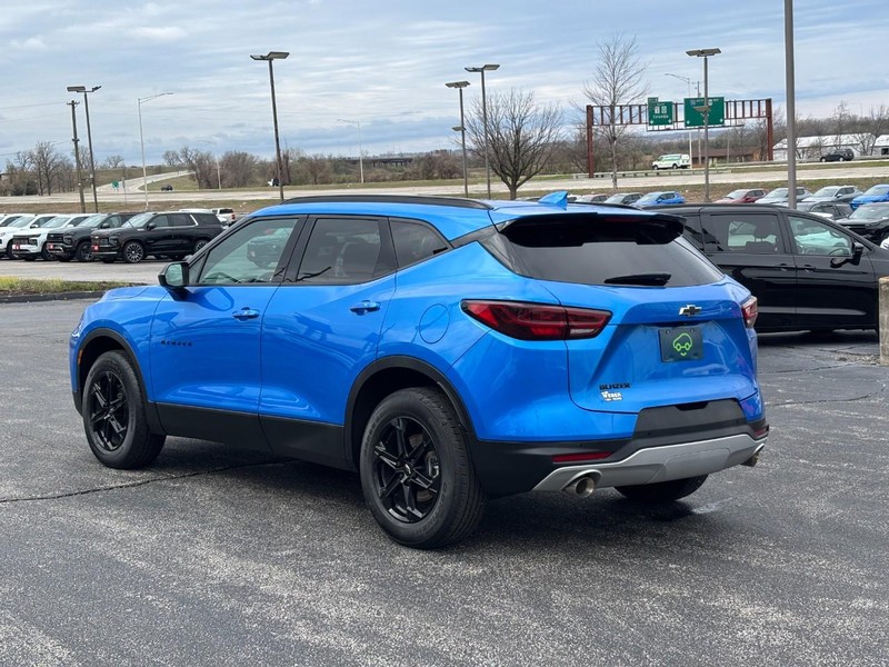 Chevrolet Blazer Vehicle Full-screen Gallery Image 3