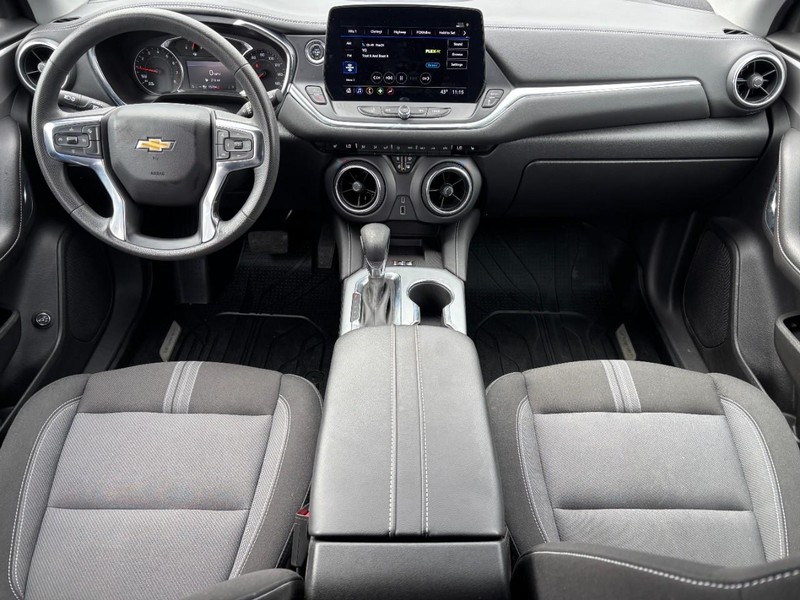 Chevrolet Blazer Vehicle Full-screen Gallery Image 11