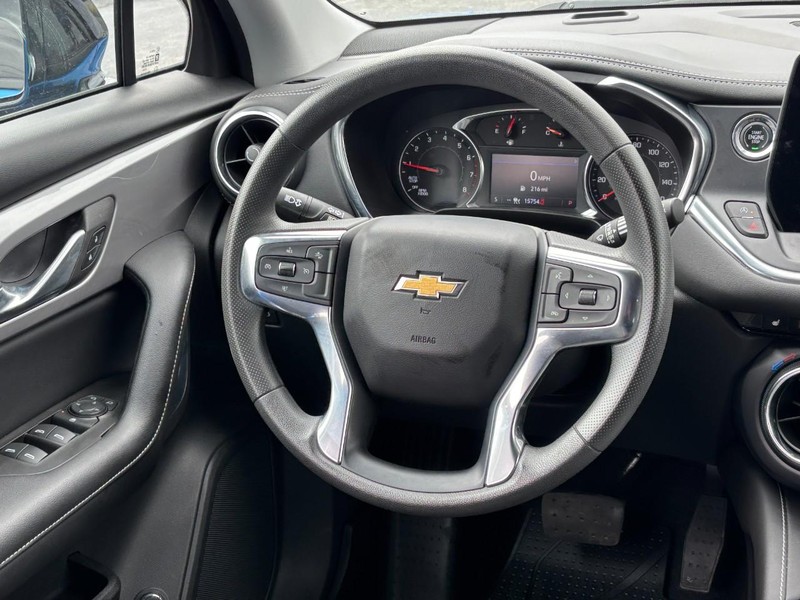Chevrolet Blazer Vehicle Full-screen Gallery Image 12