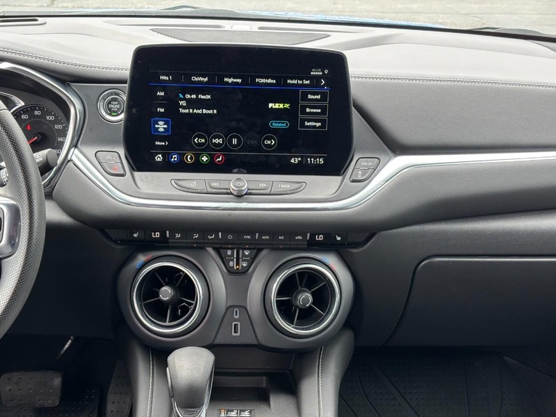 Chevrolet Blazer Vehicle Full-screen Gallery Image 13