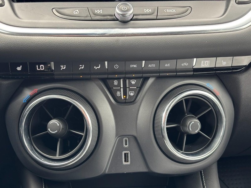 Chevrolet Blazer Vehicle Full-screen Gallery Image 22