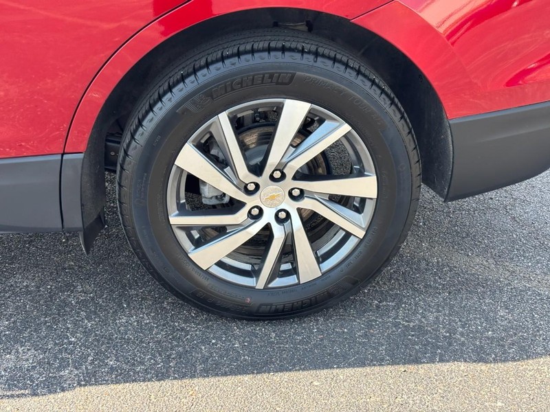 Chevrolet Equinox Vehicle Full-screen Gallery Image 9