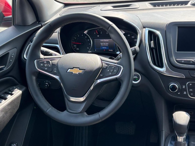 Chevrolet Equinox Vehicle Full-screen Gallery Image 12
