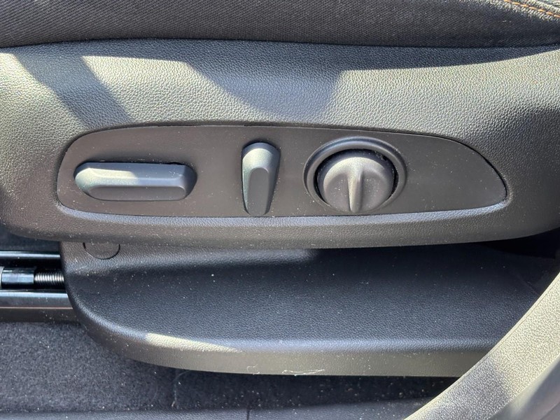 Chevrolet Equinox Vehicle Full-screen Gallery Image 15