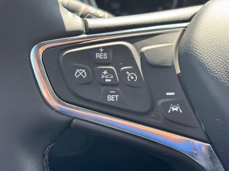 Chevrolet Equinox Vehicle Full-screen Gallery Image 17