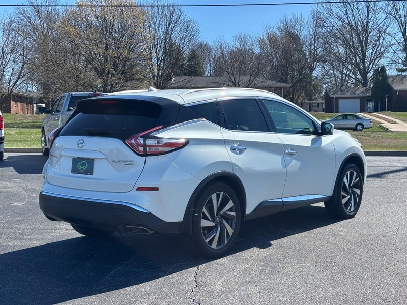 Nissan Murano Vehicle Full-screen Gallery Image 5