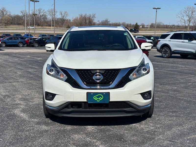 Nissan Murano Vehicle Full-screen Gallery Image 8