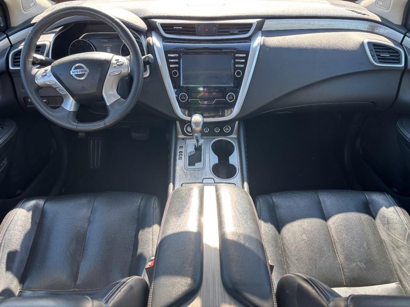 Nissan Murano Vehicle Full-screen Gallery Image 11
