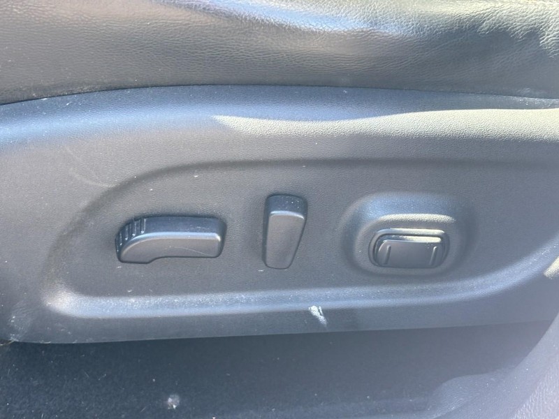 Nissan Murano Vehicle Full-screen Gallery Image 15