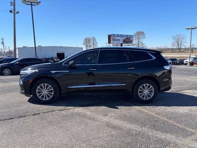 Buick Enclave Vehicle Full-screen Gallery Image 02