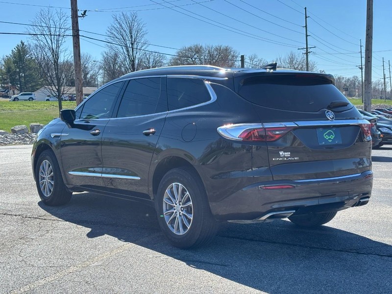 Buick Enclave Vehicle Full-screen Gallery Image 03