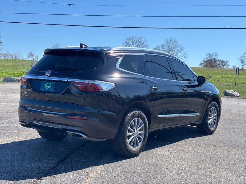 Buick Enclave Vehicle Full-screen Gallery Image 05