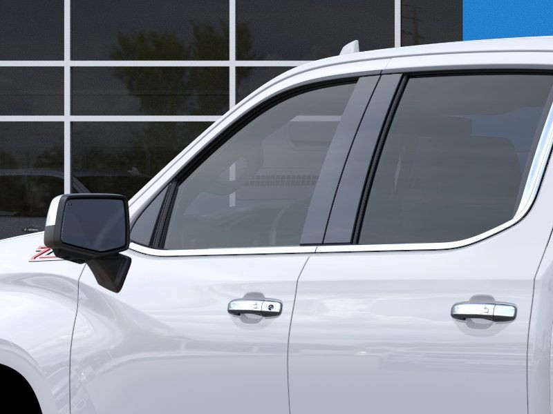 Chevrolet Silverado 1500 Vehicle Full-screen Gallery Image 12