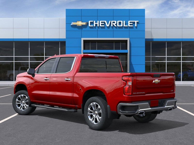 Chevrolet Silverado 1500 Vehicle Full-screen Gallery Image 3