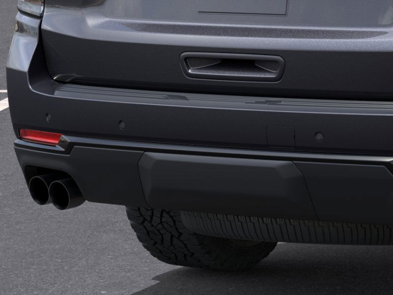 Chevrolet Suburban Vehicle Full-screen Gallery Image 14