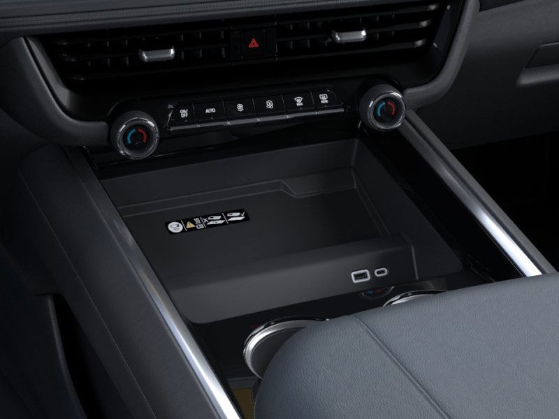 Chevrolet Suburban Vehicle Full-screen Gallery Image 23