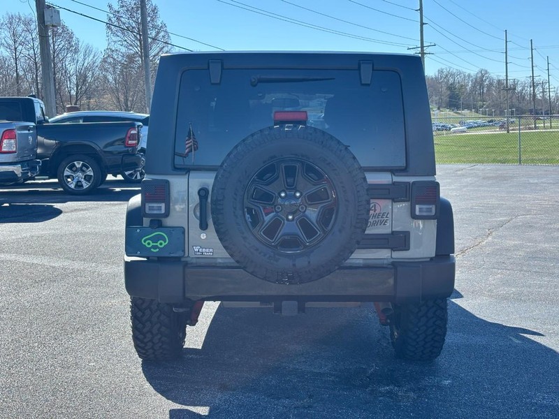 Jeep Wrangler JK Unlimited Vehicle Full-screen Gallery Image 4