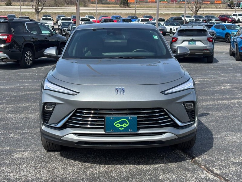 Buick Envista Vehicle Full-screen Gallery Image 08