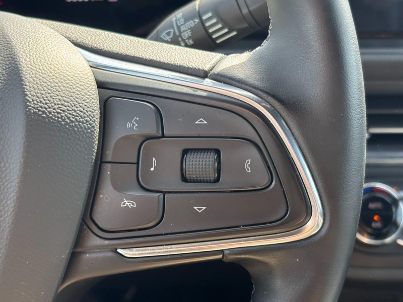 Buick Envista Vehicle Full-screen Gallery Image 18