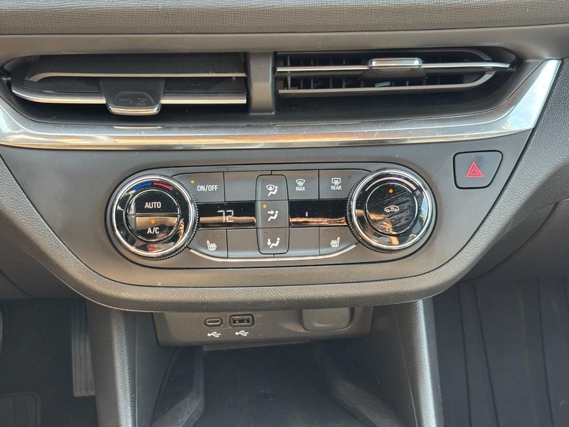 Buick Envista Vehicle Full-screen Gallery Image 22