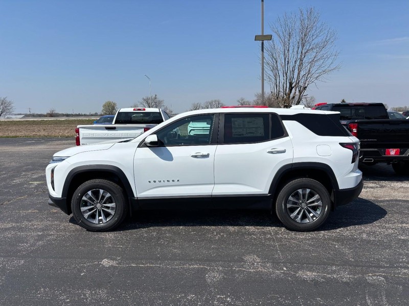 Chevrolet Equinox Vehicle Full-screen Gallery Image 2
