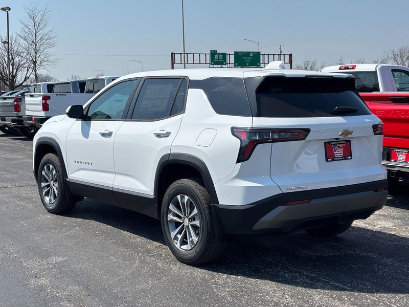 Chevrolet Equinox Vehicle Full-screen Gallery Image 3