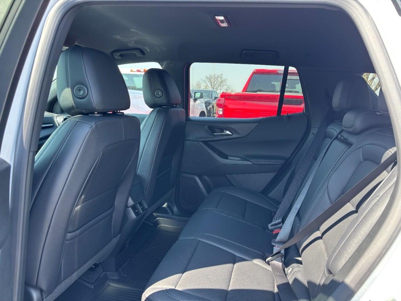 Chevrolet Equinox Vehicle Full-screen Gallery Image 5