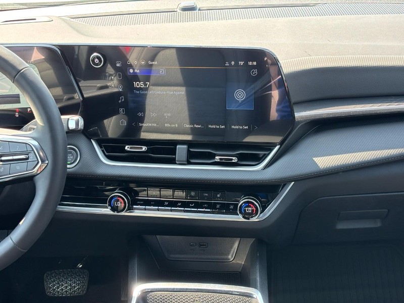 Chevrolet Equinox Vehicle Full-screen Gallery Image 8