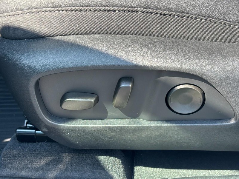 Chevrolet Equinox Vehicle Full-screen Gallery Image 10