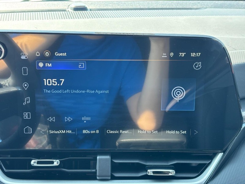 Chevrolet Equinox Vehicle Full-screen Gallery Image 15