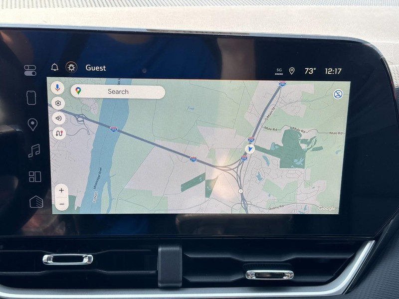 Chevrolet Equinox Vehicle Full-screen Gallery Image 16